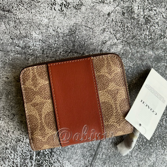 NWT Coach Small Signature Wallet - Picture 3 of 6